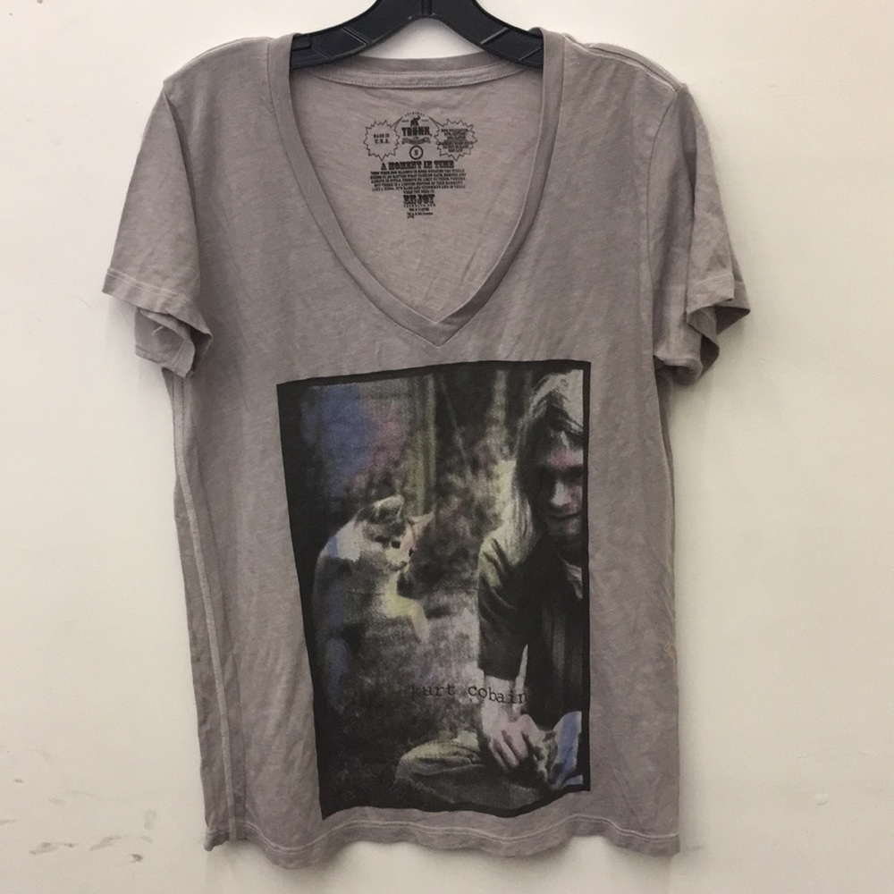 Trunk Ltd v neck t shirt Kurt cobain g…